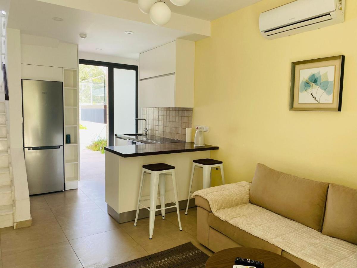 Victoria Suites Paphos Exterior photo